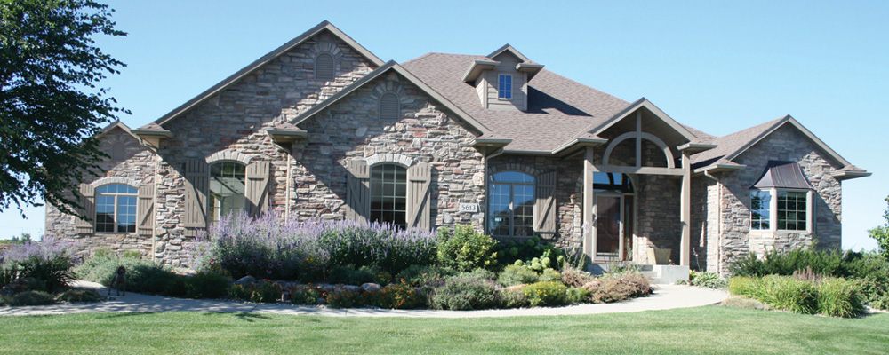 Thornbury Builders and Trades Slide 1